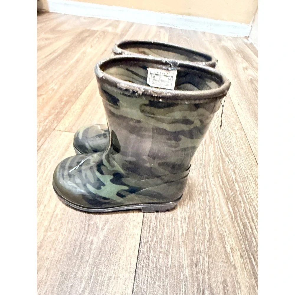 Carter's‎ Bruce Camo Rain Boots Toddler Boys Size 7M Green Camouflage CS22Q09H